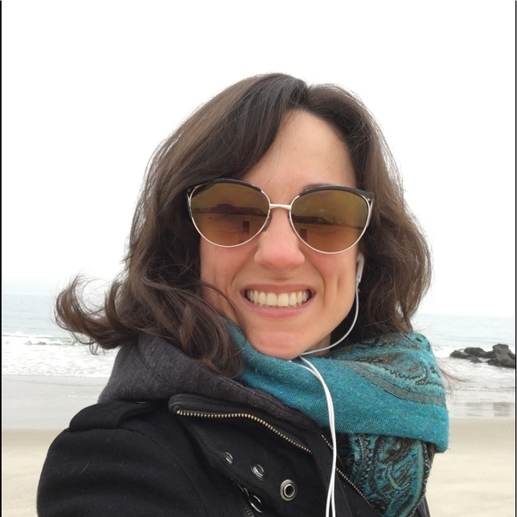 Meet your Posher, Tessa - Picture 1 of 1